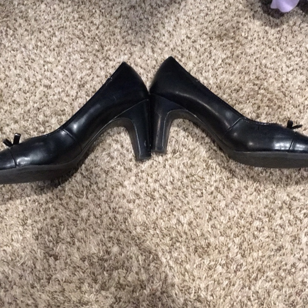 Heels - Picture 2 of 2